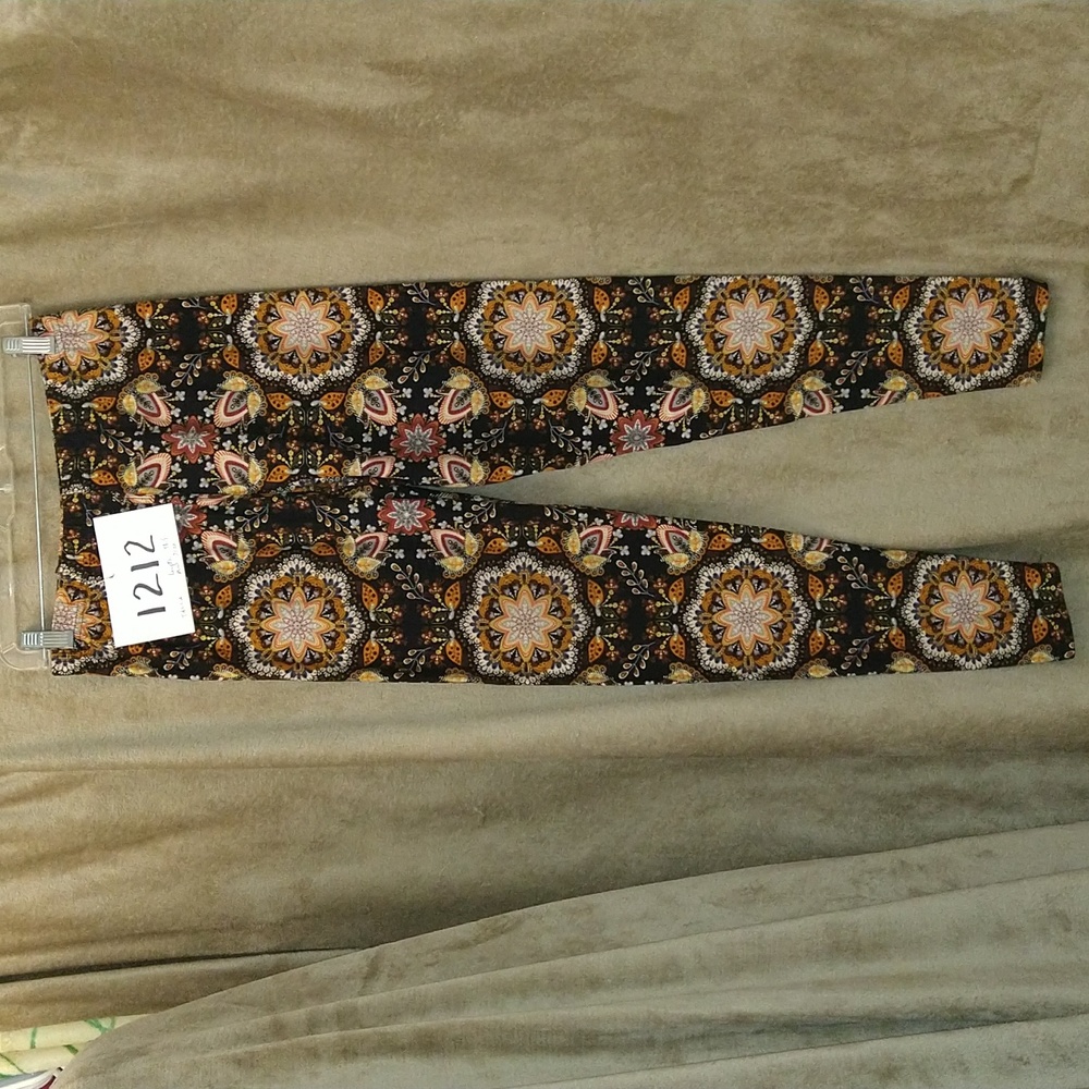 Women's leggings by Talla, Plus size